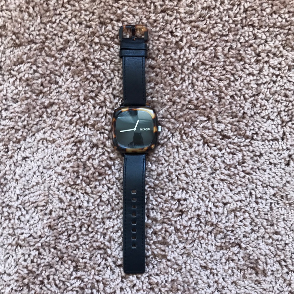 Nixon watch